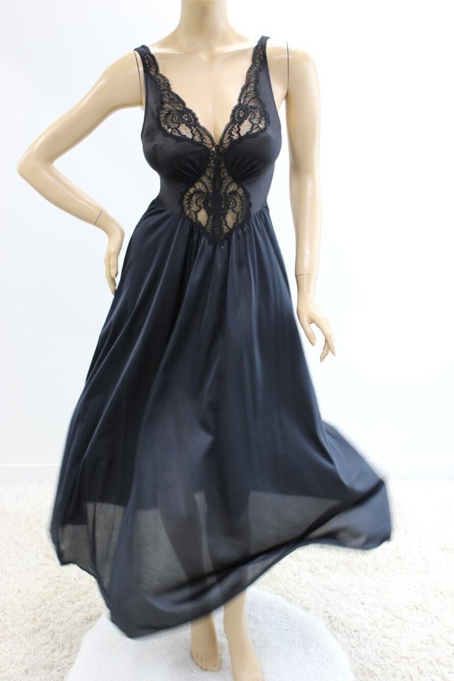 Vintage Olga Long Nightgown Medium Stretch Bodice Lace Style #92150 USA